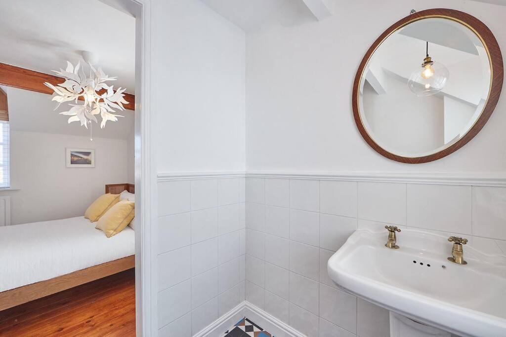 Abbey View Cottage Уитби Экстерьер фото